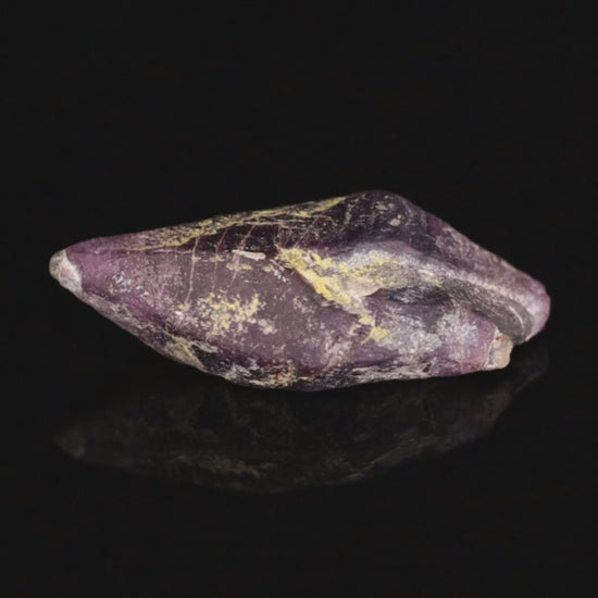 29ct Bipyramid Kashmir Pakistan Purple Red Ruby