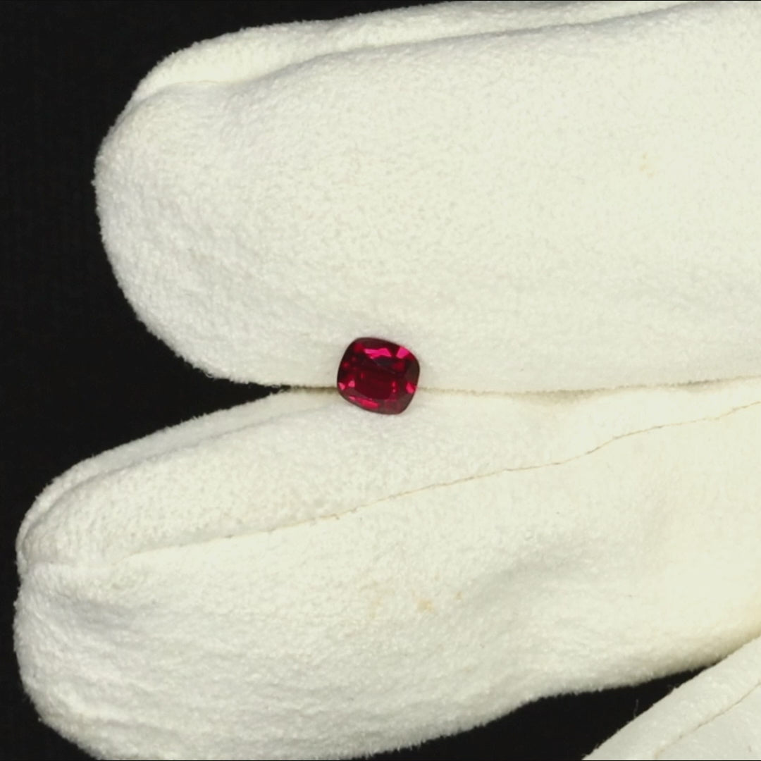 Gem Vivid Red No Heat Ruby