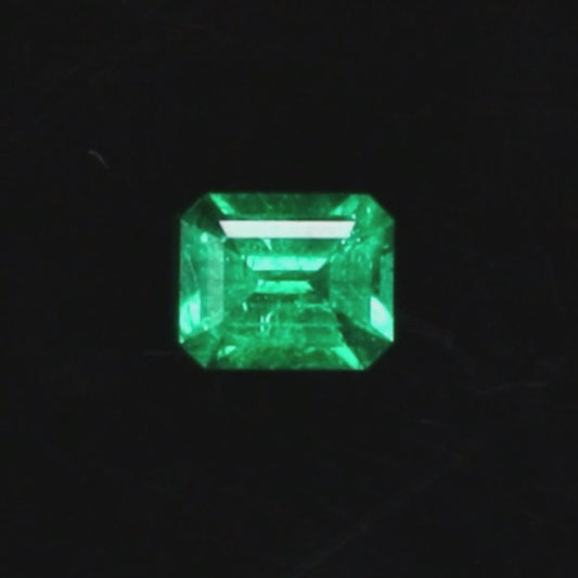 0.75ct Colombian emerald cut muzo
